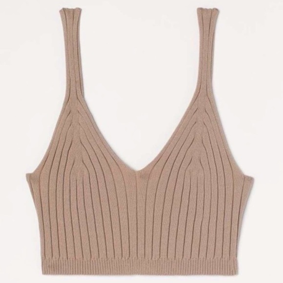 H&M Tops - 🖤 H&M Rib-knit Crop Top